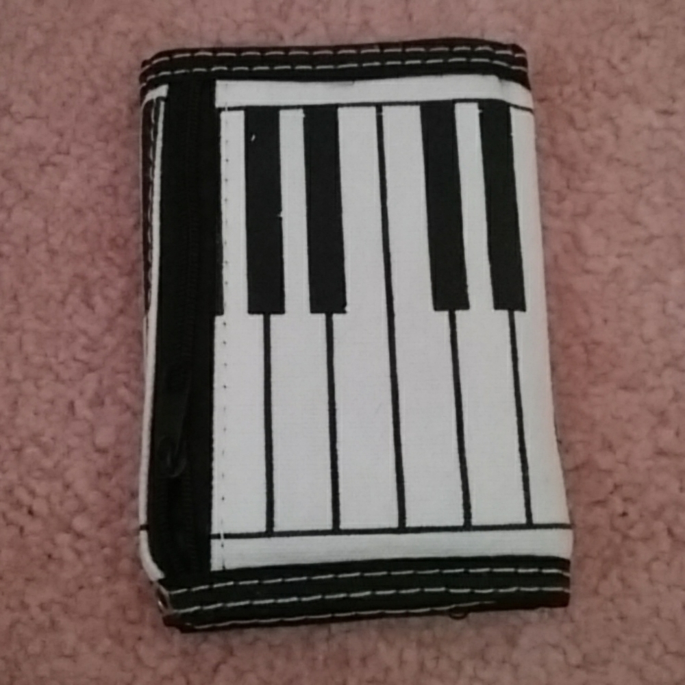 Wallet with piano keys🎵🎹🎶